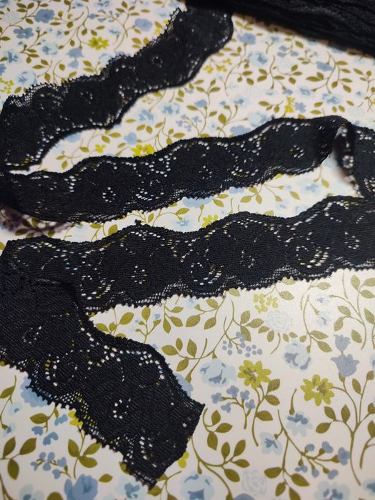 Мереживо стрейчеве " Сердечка", " Троянди"