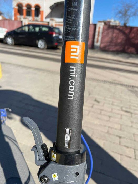 Електросамокат Xiaomi Mi Electric Scooter 3