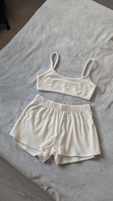 Пошиття одягу та спідньої білизни на замовлення