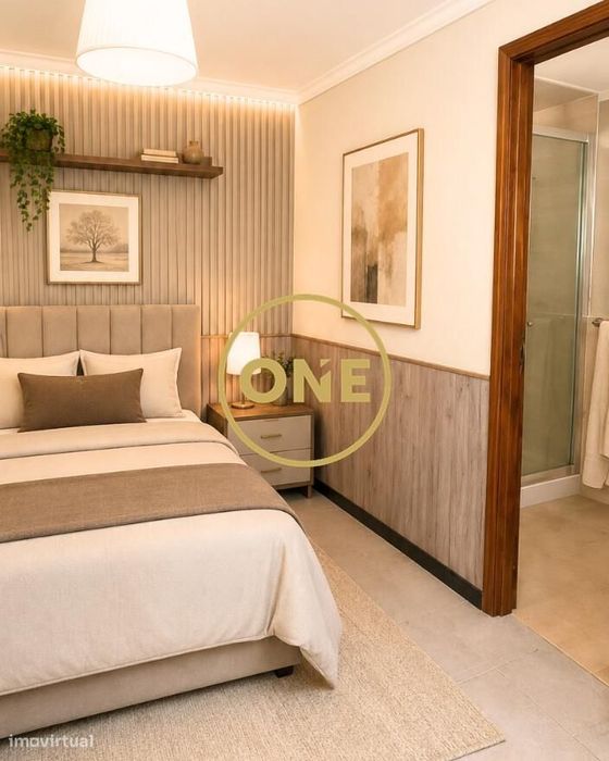 Moradia cheia de charme e potencial, a 450 metros da praia de Salgueir