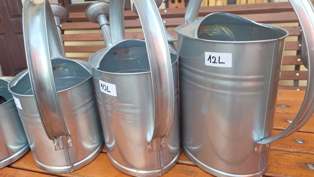 konewka metalowa,podlewaczka,konewka ocynkowana z sitem ozdoba ogrodow