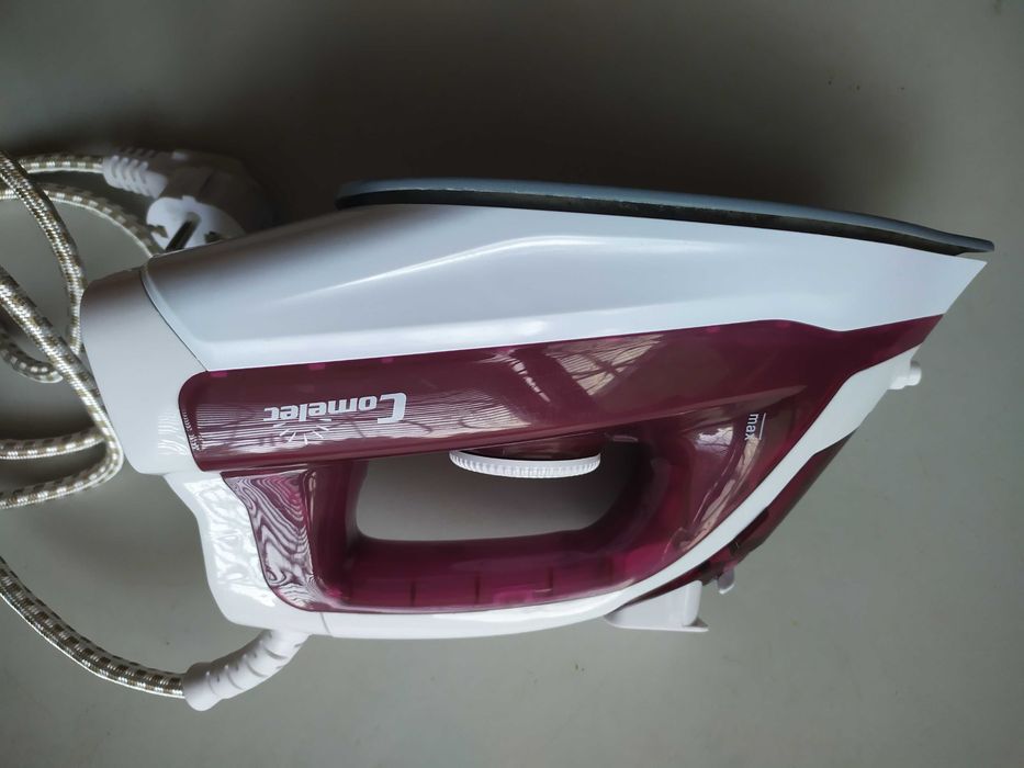 Продам паровой утюг Comelec с керамической подошвой.