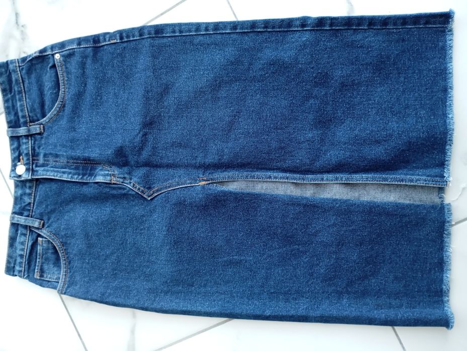 Продам спідницю нова .