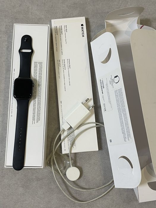 Apple watch series 5, 44 мм , Spase gray.