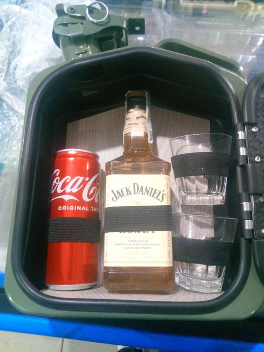 Продам 5 л каністру подарункову