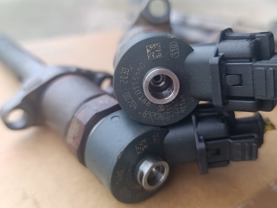 Wtryskiwacze 1.6 HDI peugeot citroen ford Volvo mazda kpl 4 szt Bosch