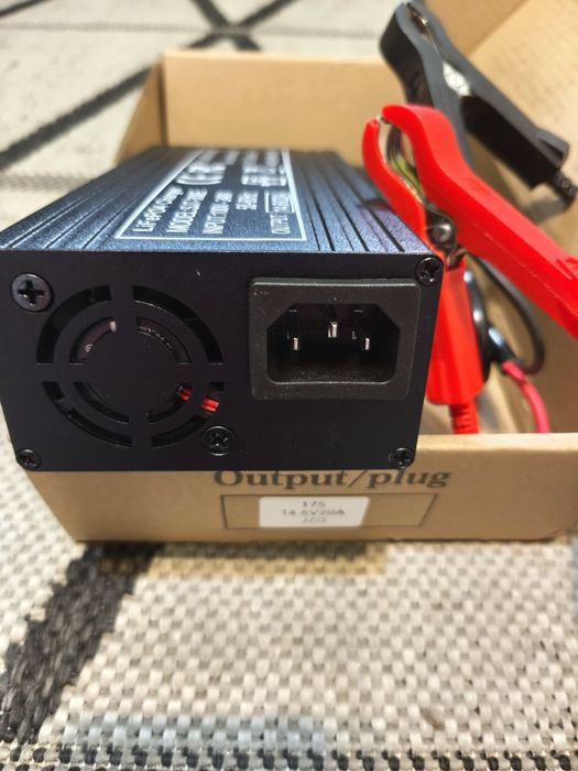 Зарядний пристрій для акумуляторів Lifepo4 12 V 20 A , 60 А