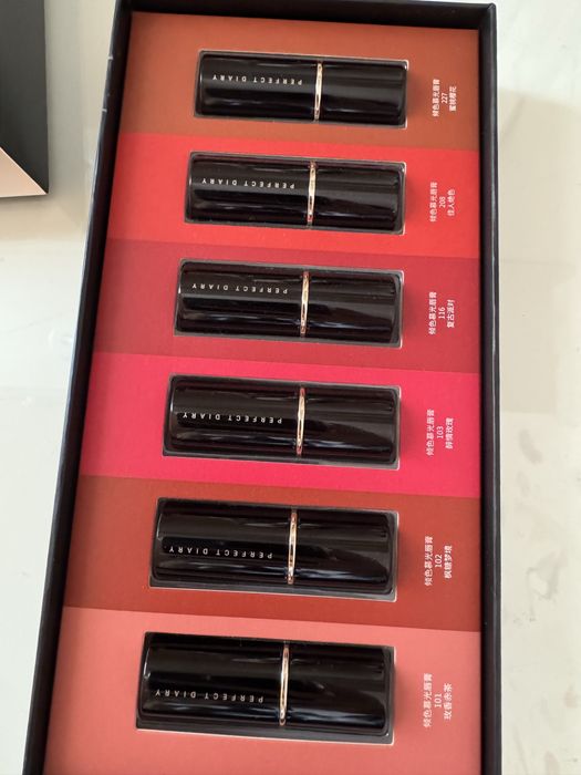 Мініатюри помади для губ Perfect Diary lipstick