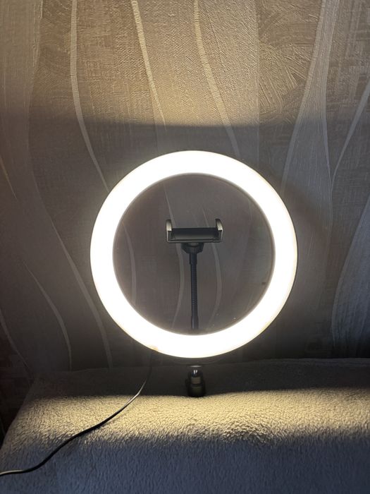 Лампа кільцева з тримачем для телефону