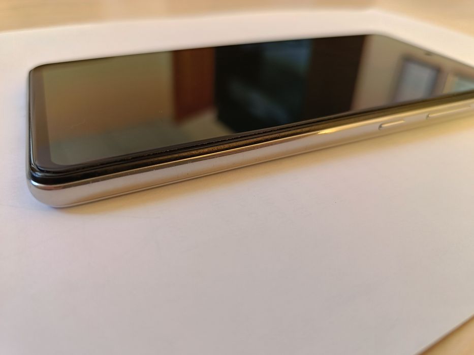 Продам смартфон Samsung A52 8/256