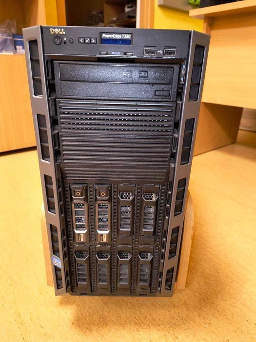 09M1D2 Сервер Dell-0383 T320