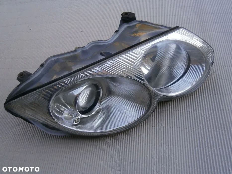 Lampa Reflektor Prawa Euro Chrysler 300m