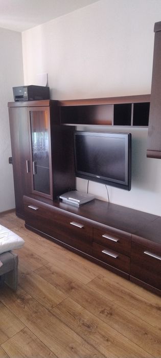 Komplet mebli z szafą narożną.