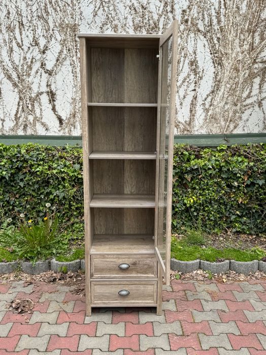 Szafka ze szklanym frontem 4 półki i dwie szuflady  - bardzo dobry stan