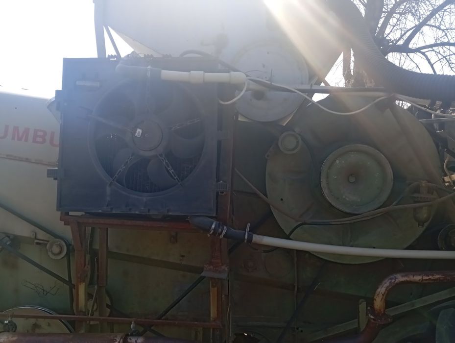 Продам комбайн клас колумбус 1967 року випуску з січкарнею на 1.9диз.