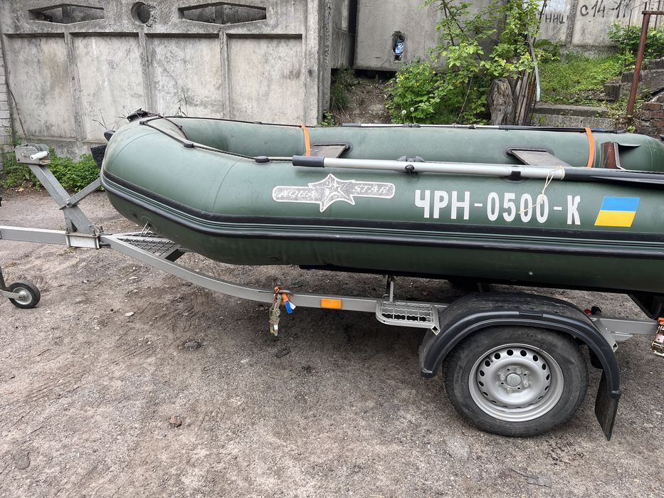 Продам Лодку з мотором та лафетом