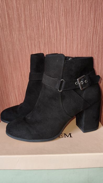 Чорні демісезоні ботильйони