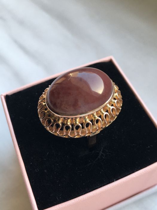 Pierscionek 14 k złoty PRL piękny kamień chalcedon.