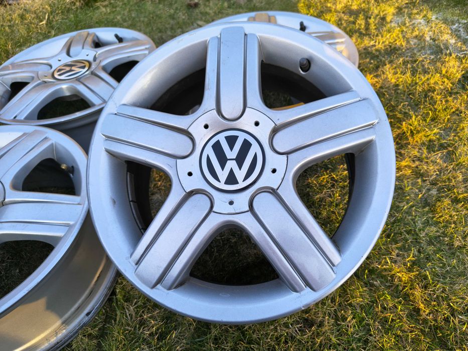 Felgi 15 VW Polo Beetle Fox golf 5x100