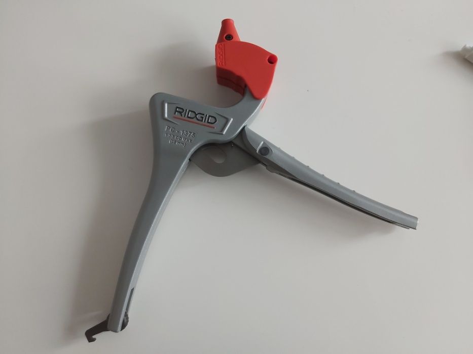 Obcinak do rur RIDGID PC-1375 do średnicy 35mm