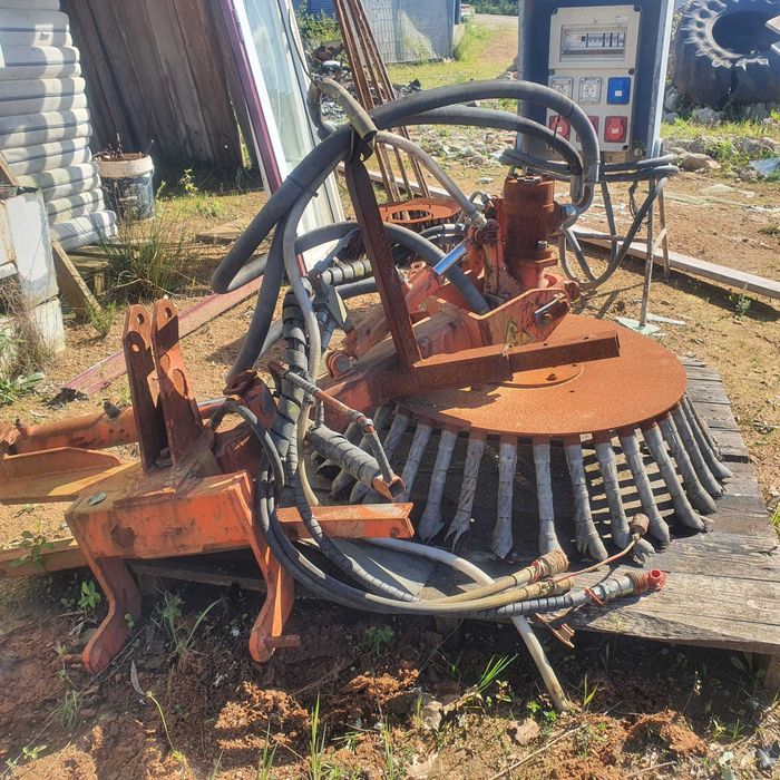 Acessorio Hidraulico para limpeza de bermas