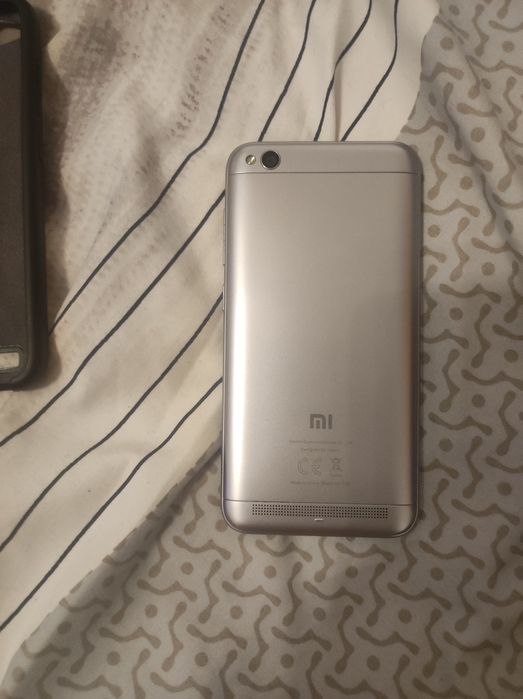 Продам телефон redmi 5a