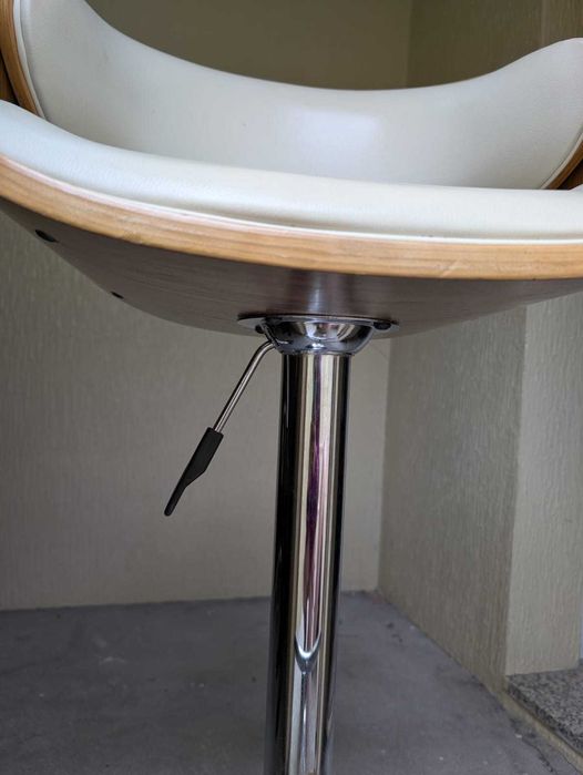 Banco de bar sólido, altura regulável