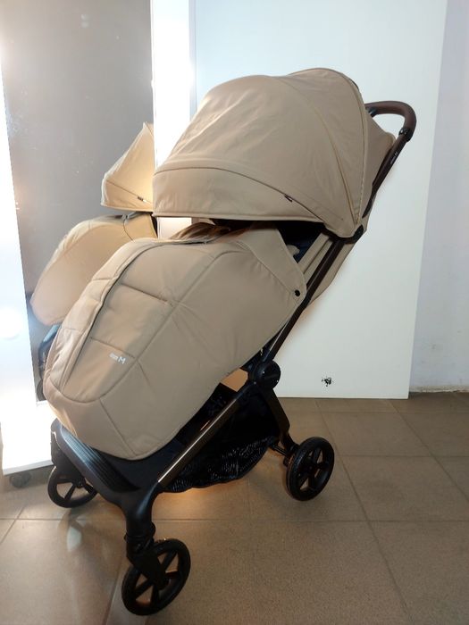 Коляска CARRELLO ATOM M для перельотів ШОУРУМ