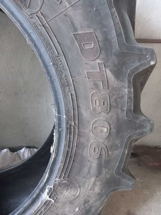 Ładna opona wzmocniona GOODYEAR - 34 (420/85) Uszkodzona