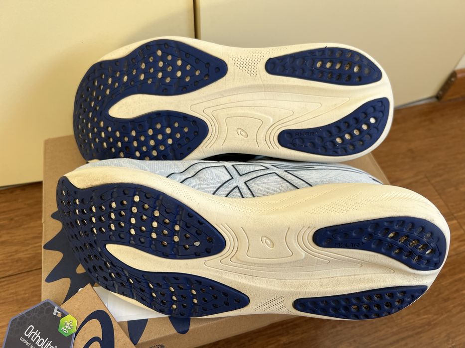 Buty Asics Nimbus 25, damskie rozm.42