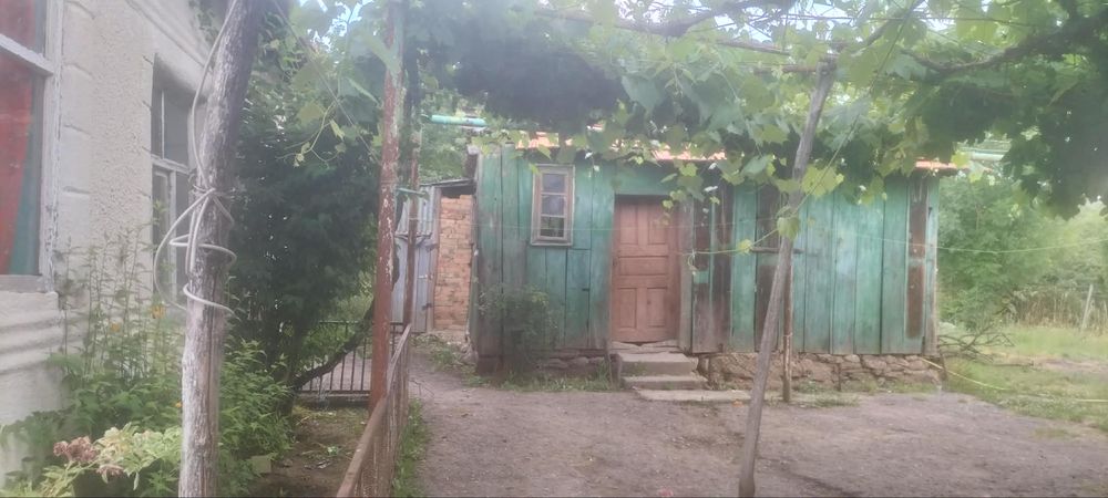 Продам дачний будинок