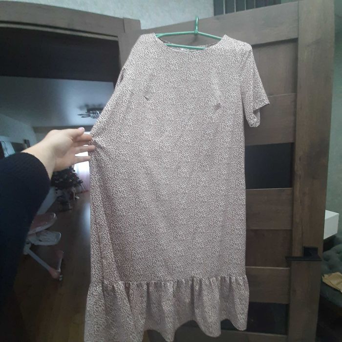 Продам 2 плаття 52 р вільні