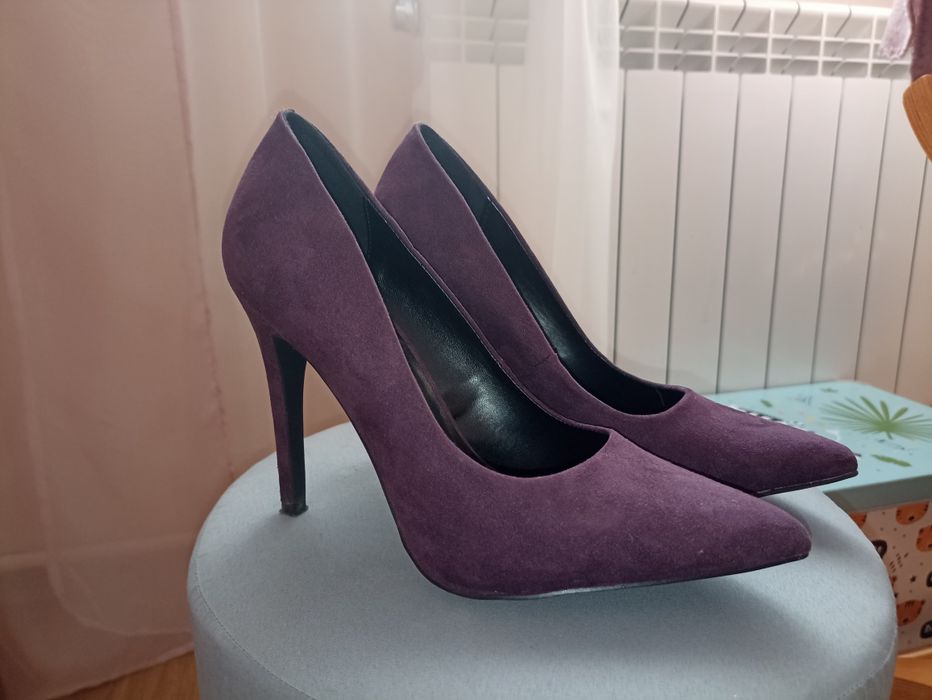 SZPILKI, piękny kolor.