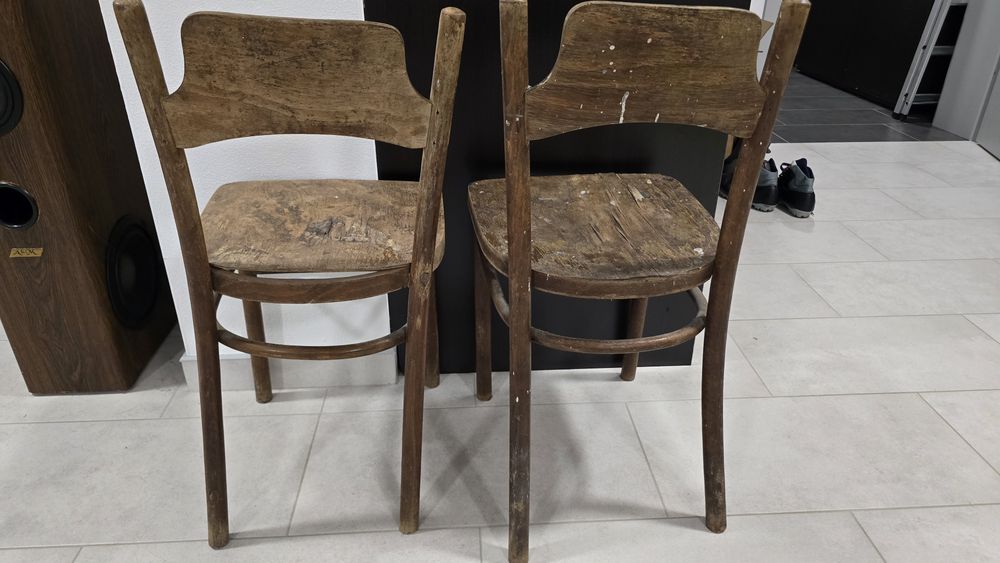 Drewniane krzesła  z Radomska