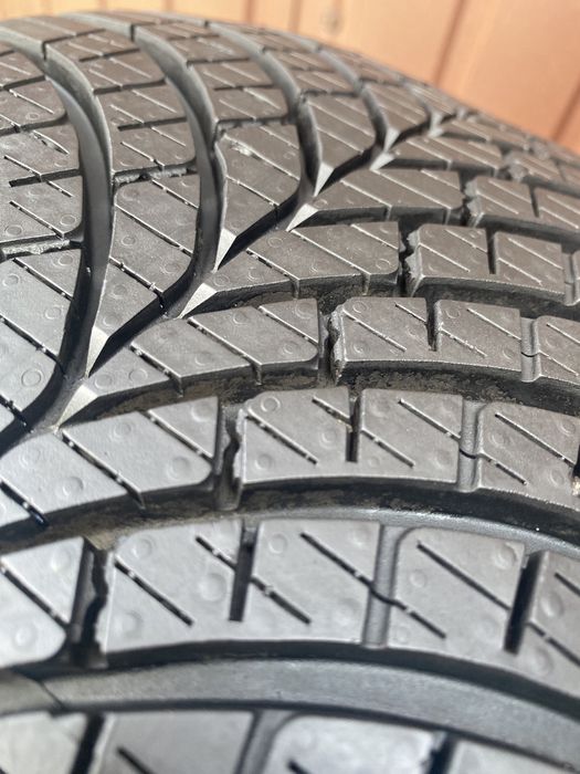 Opona 245/40r19 Goodyear Vector 4 Seasons gen-3