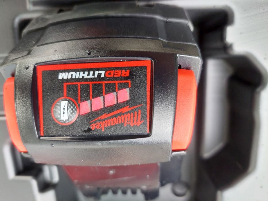 MILWAUKEE M18 FSX Piła szablasta