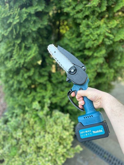 Мини пила аккумуляторная Макита. Аккумуляторная  мини-пила Makita 2акб