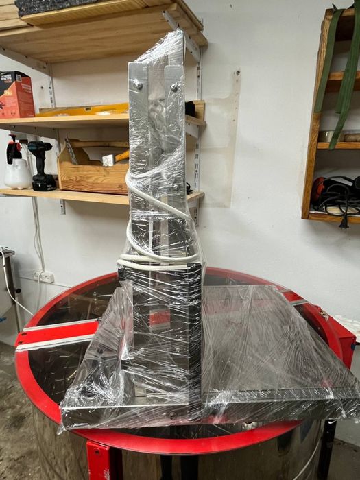 Механізм Клин (електростанок) для розпечатки сот, ветртик., новий