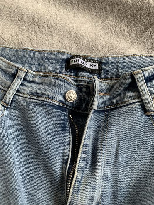 Жіночі джинсові шорти