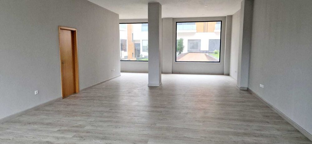 Espaço comercial em Paredes