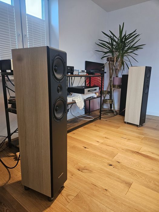 Kolumny Pylon Opal 23 mkII