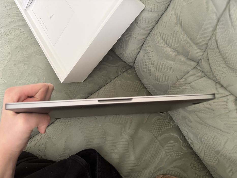 Macbook Pro 13  2019 128gb/8gb