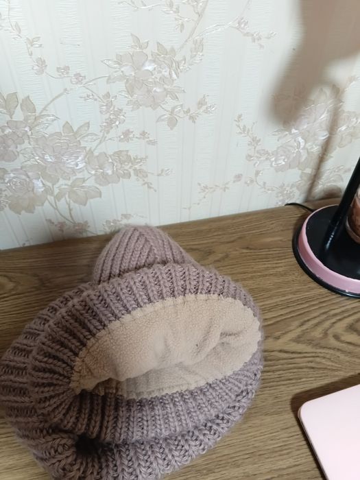 Шапка тепла з хомутом,куртки різні,ветровки