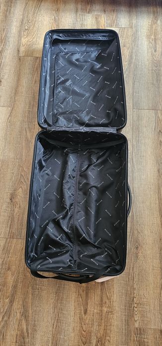 Валіза середня | Надійна для подорожей