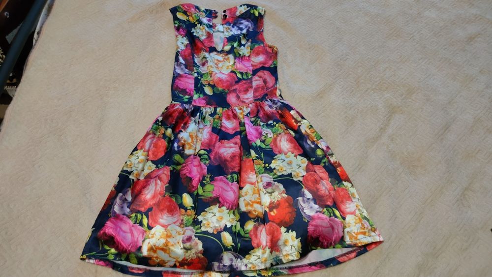 Літня сукня для дівчинки