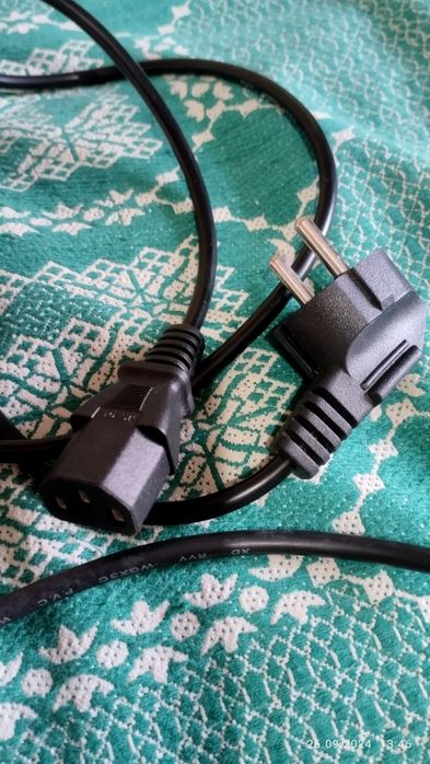 Шнур питания компьютера