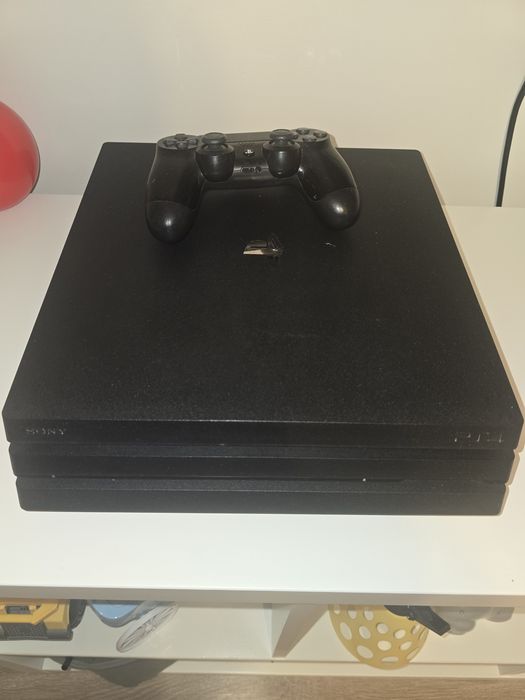 Konsola Ps4 PRO 1TB