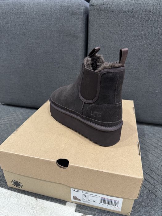 Жіночі темно-коричневі замшеві уггі UGG (37-41)