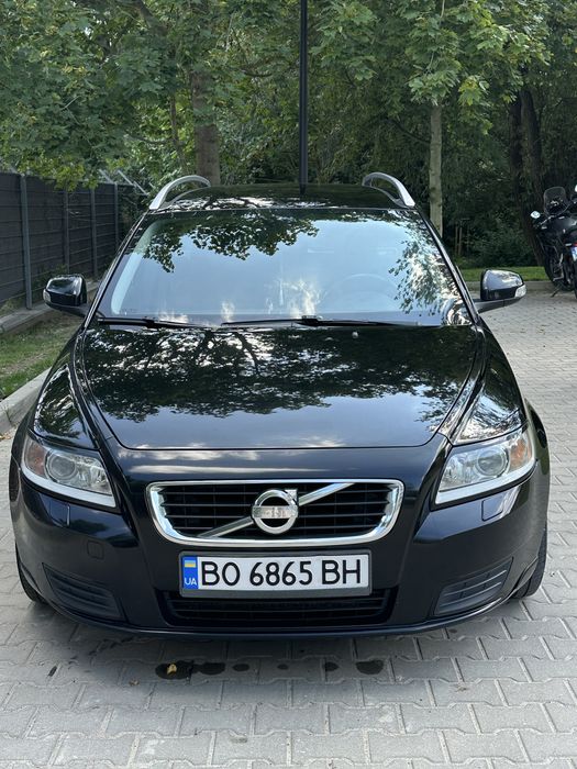 Продаж авто Volvo v50 2012 року 1,6 турбо-дизень
