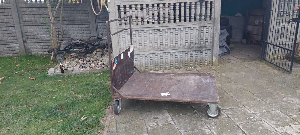 Wózek transportowy Duży Solidnie wykonany.
